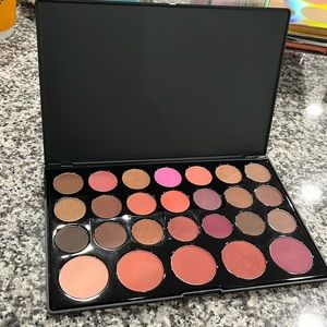 BH Cosmetics Blushed Neutrals